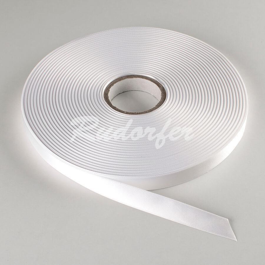 Panglica satin 13 mm x 100 m pe alb